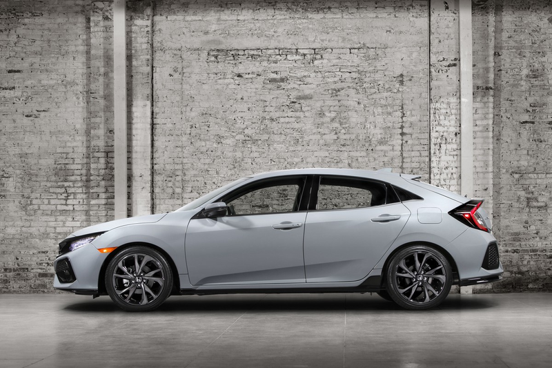 Illustration for article titled The 2017 Honda Civic Hatchback Is The Turbo Manual Mild Type-R We Deserve